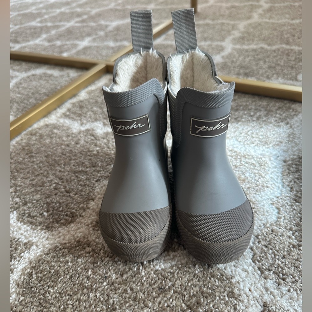 Pehr - Pathfinder Boots - Color: Seal - size: 6